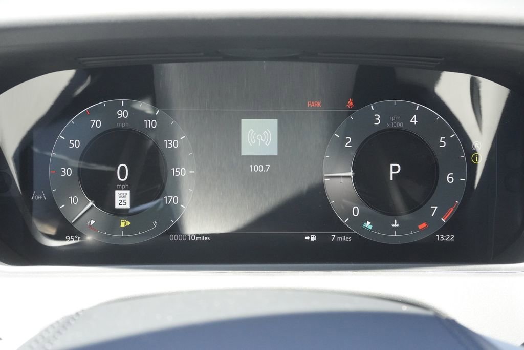 New 2026 Land Rover Range Rover Velar Dynamic SE image 11