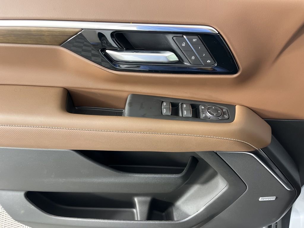 New 2026 Chevrolet Suburban High Country image 30