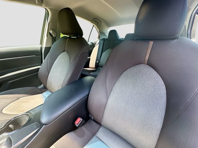 Used 2018 Toyota Camry LE FWD image 25