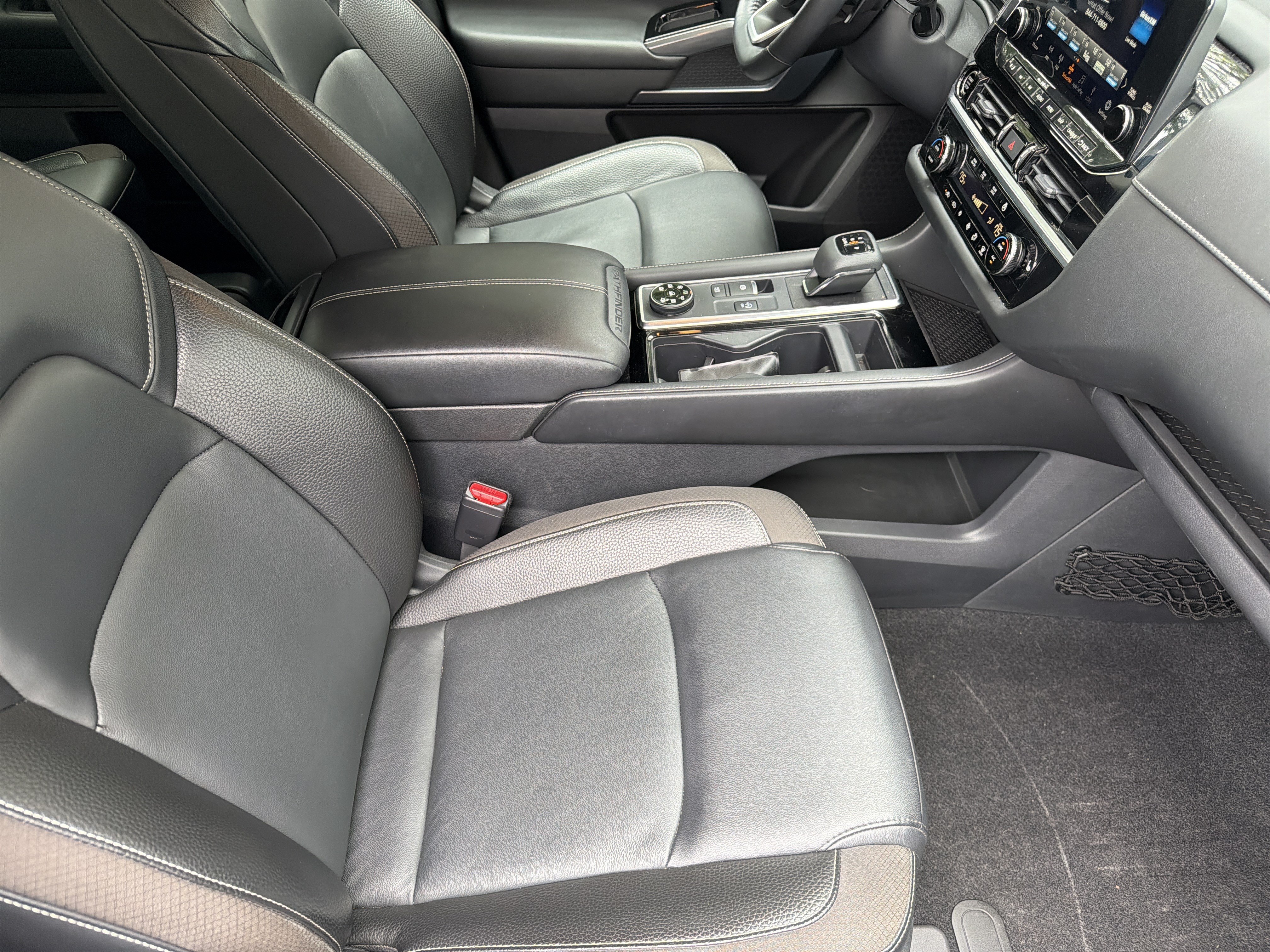 Used 2022 Nissan Pathfinder SL w/ Lighting Package (N92) AWD/4WD image 39