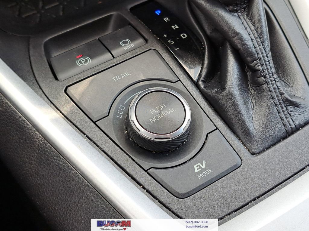 Used 2022 Toyota RAV4 XLE w/ XLE Grade Weather Package image 22