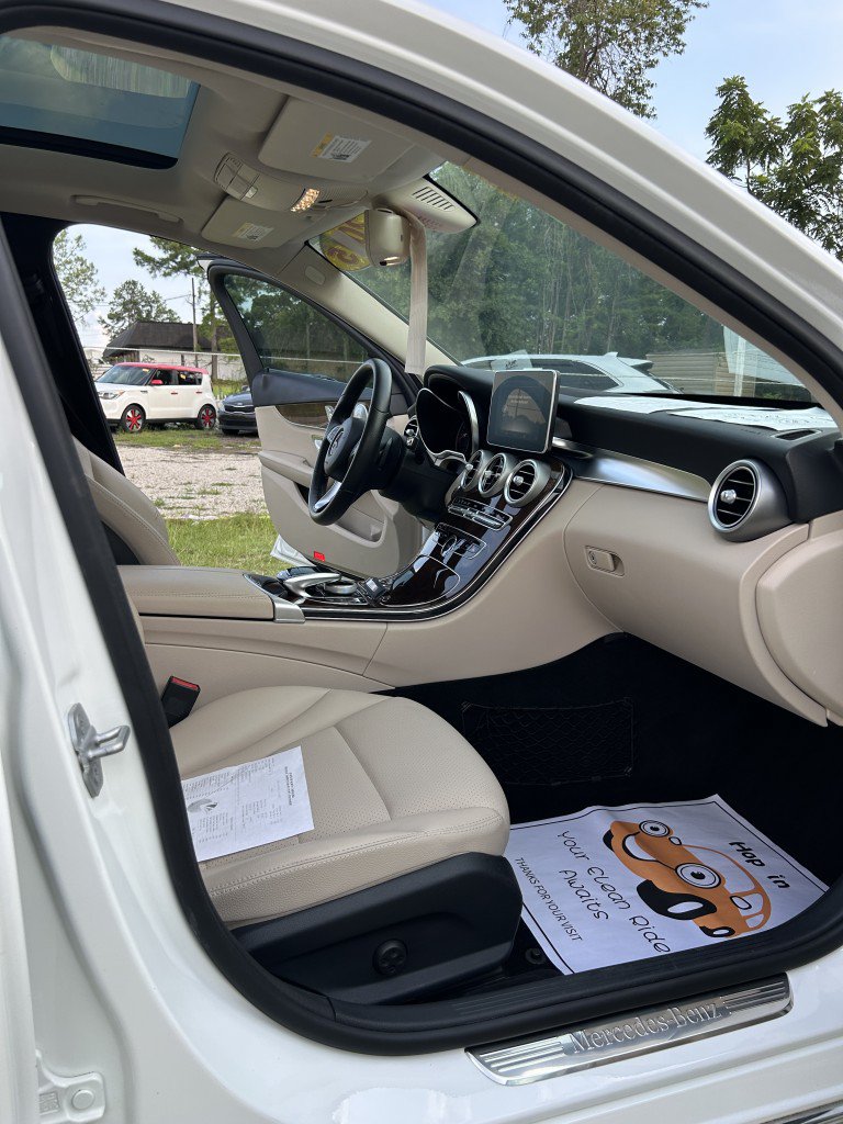 Used 2015 Mercedes-Benz C 300 4MATIC Sedan image 14