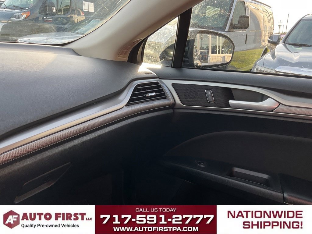 Used 2020 Ford Fusion SE FWD image 25