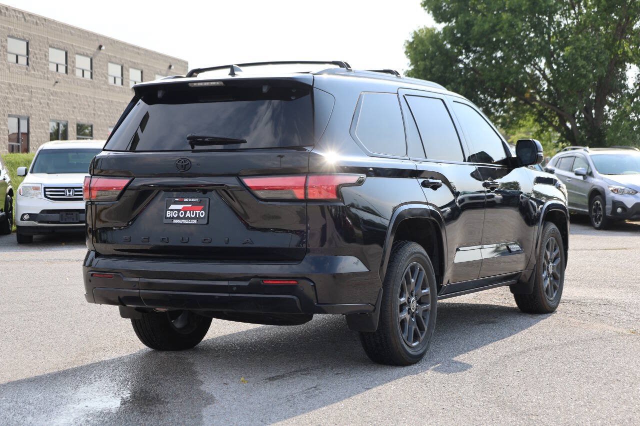 Used 2024 Toyota Sequoia Platinum AWD/4WD image 9
