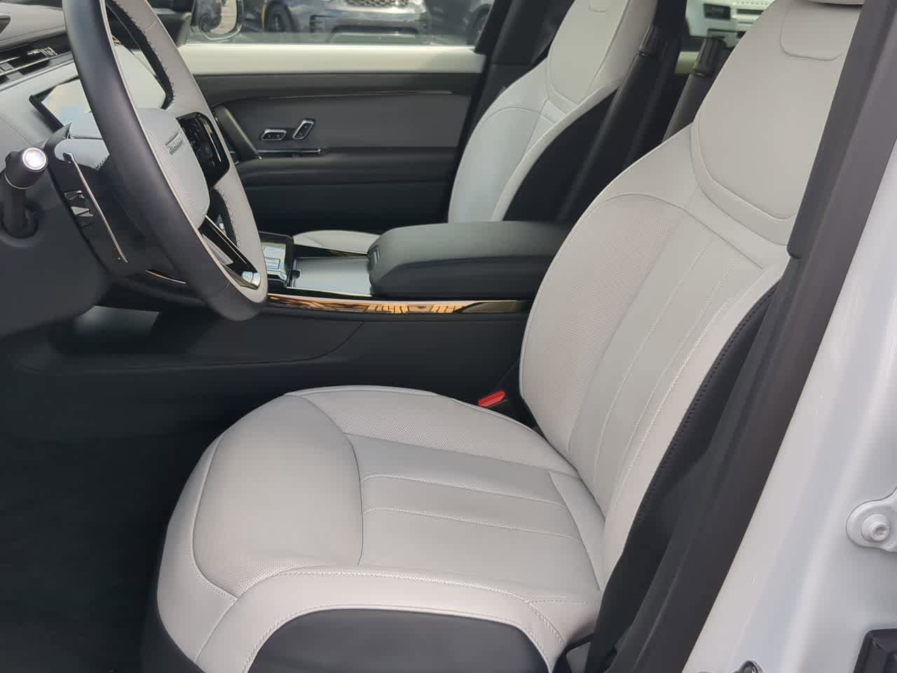 Certified 2025 Land Rover Range Rover Sport Dynamic SE AWD/4WD image 17