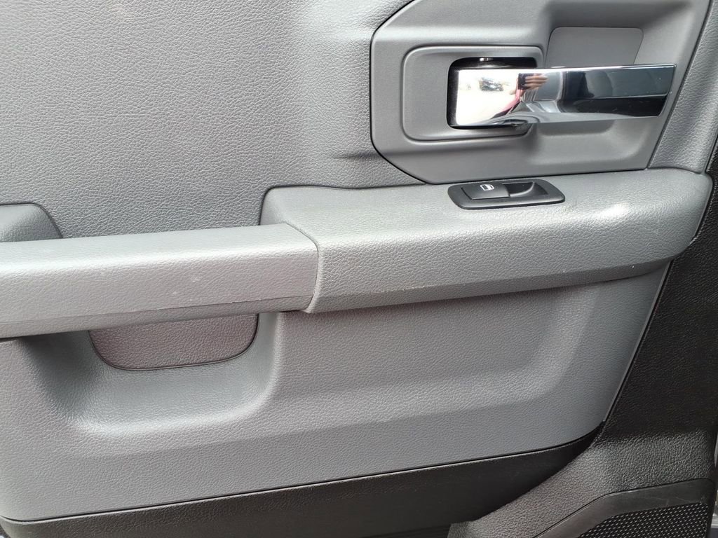 Used 2024 RAM 1500 Classic SLT AWD/4WD image 10