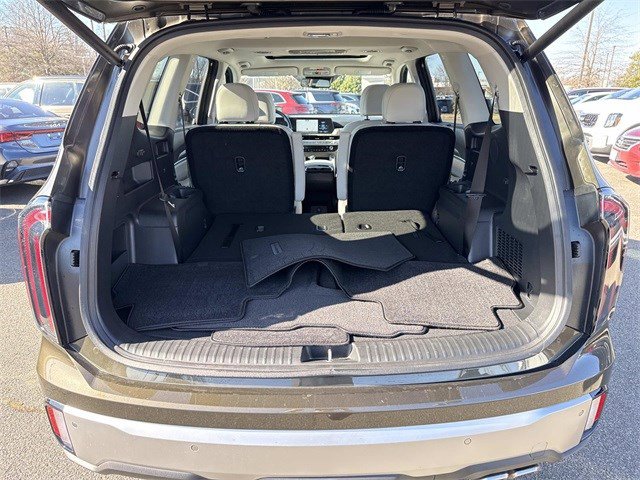 Used 2023 Kia Telluride EX w/ EX Captain's Chair Package image 12