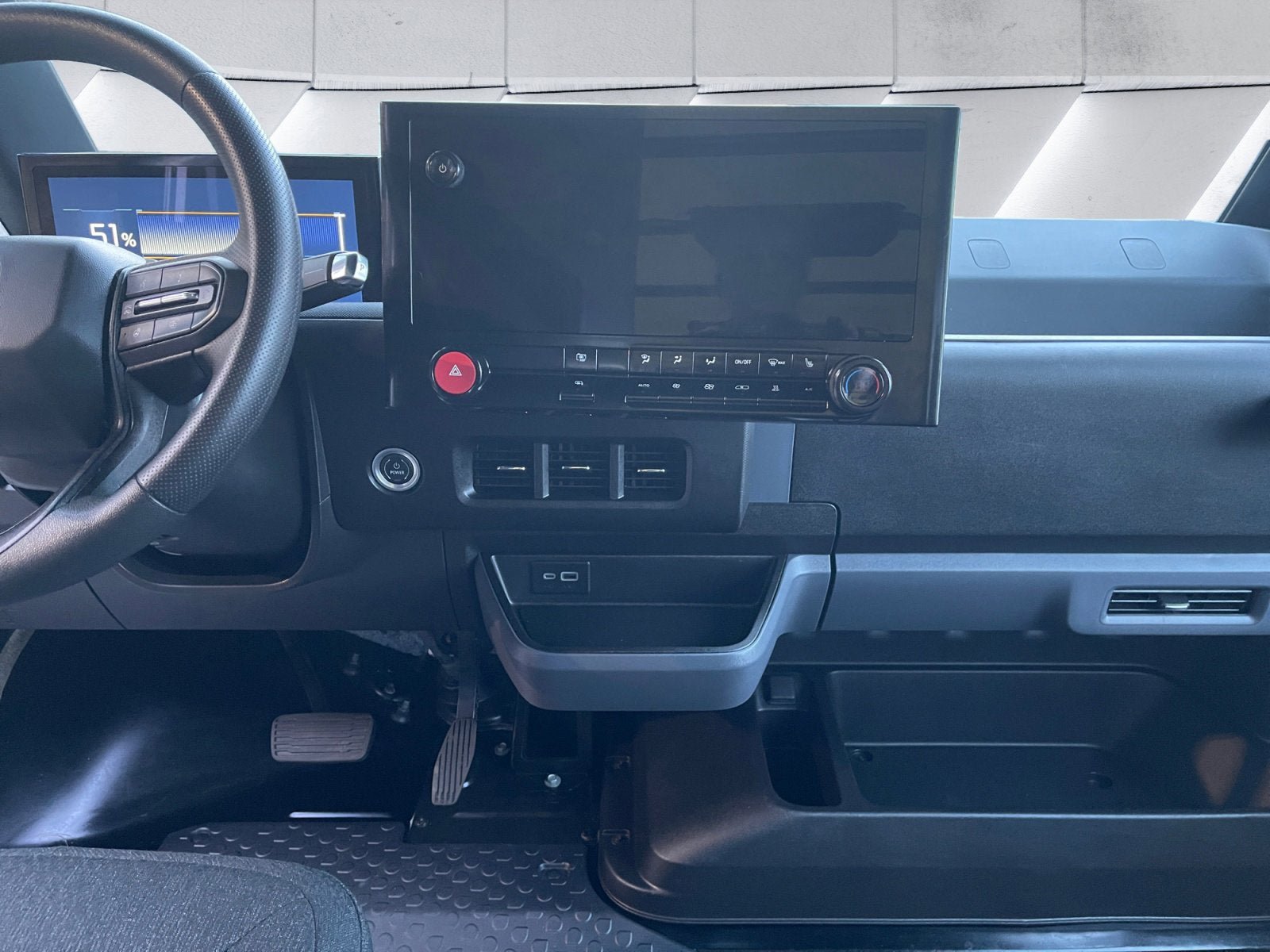 Used 2024 Chevrolet Brightdrop 600 w/ Commercial Equipment Package AWD/4WD image 11