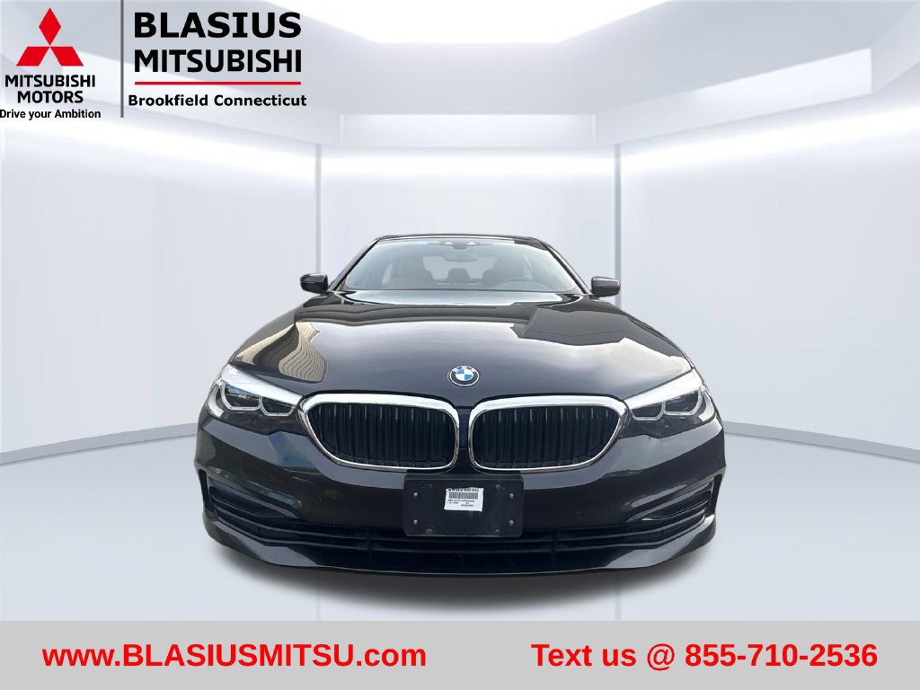 Used 2019 BMW 530i xDrive w/ Convenience Package AWD/4WD image 4