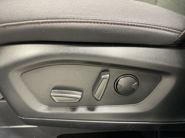 Used 2025 Ford Explorer Active AWD/4WD image 12