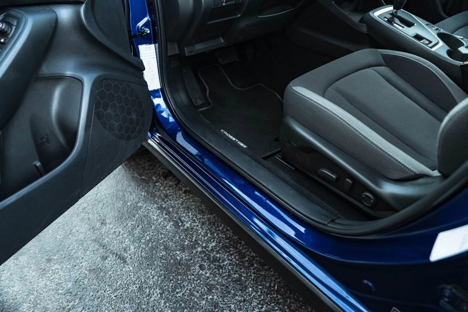 Used 2025 Subaru Crosstrek 2.0i Premium image 21