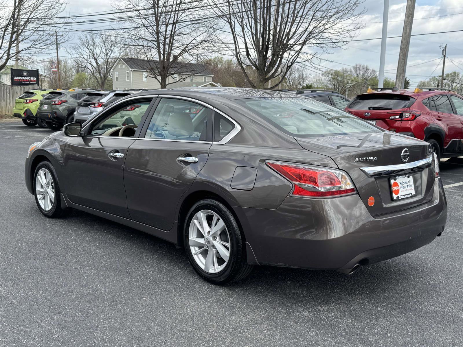 Used 2015 Nissan Altima 2.5 SV w/ Convenience Package image 4