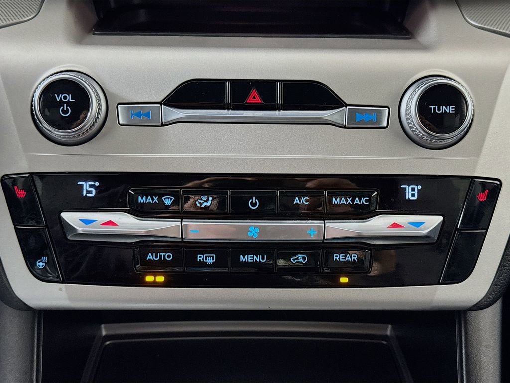 Used 2021 Ford Explorer XLT w/ Equipment Group 202A image 14