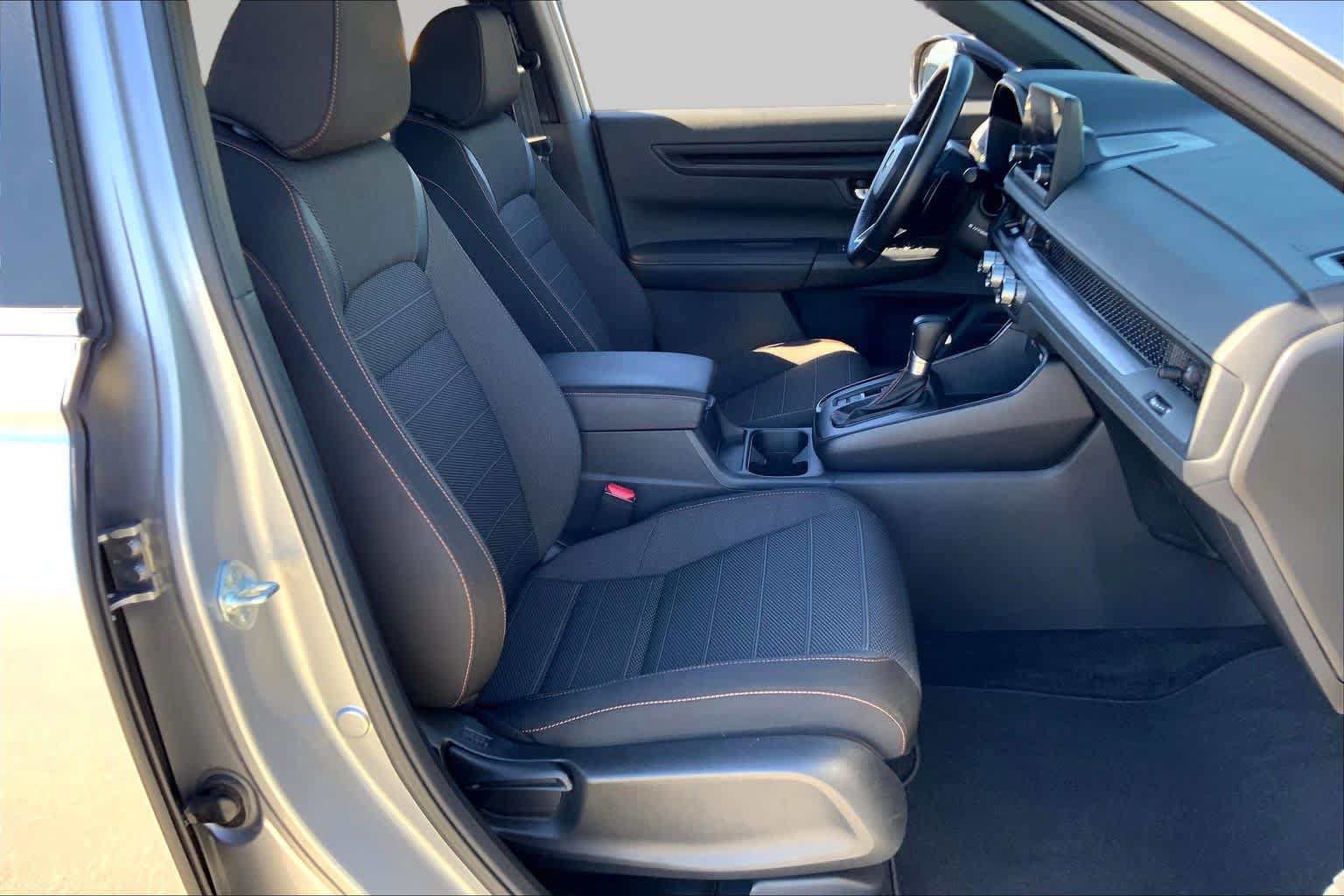 Used 2025 Honda CR-V Sport image 9