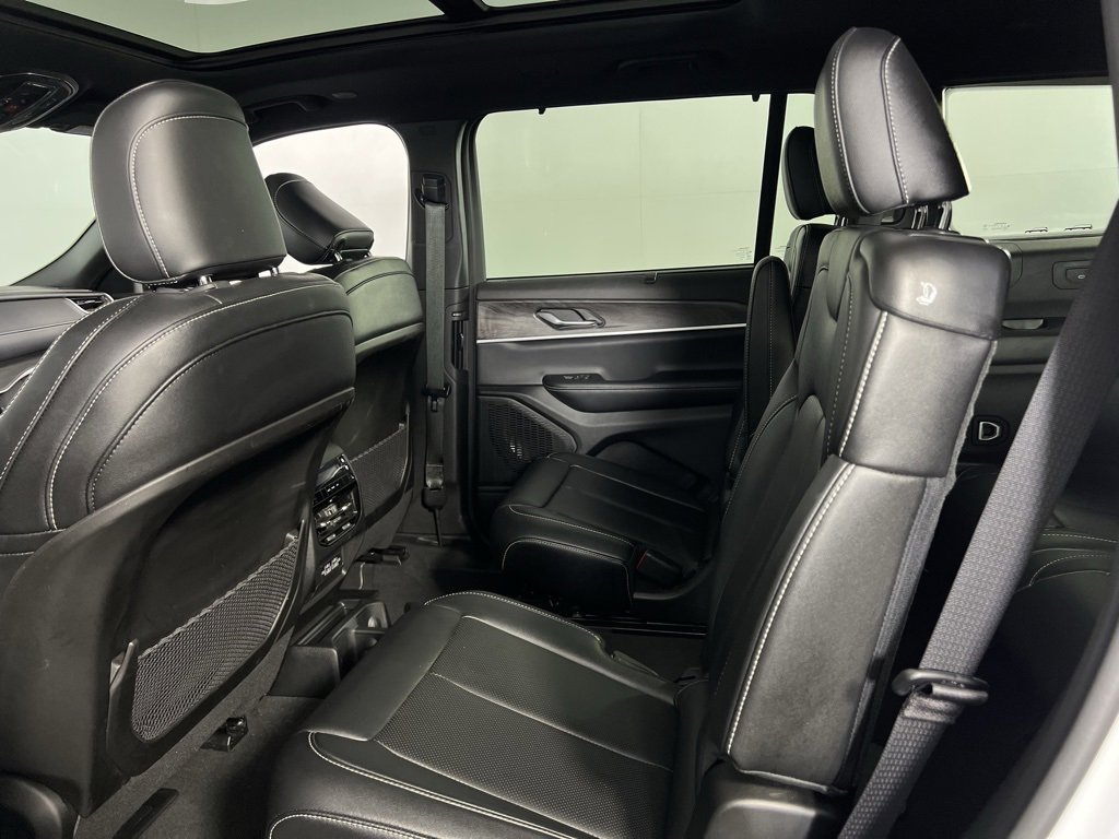 Certified 2024 Jeep Grand Cherokee L Limited w/ Luxury Tech Group II image 26