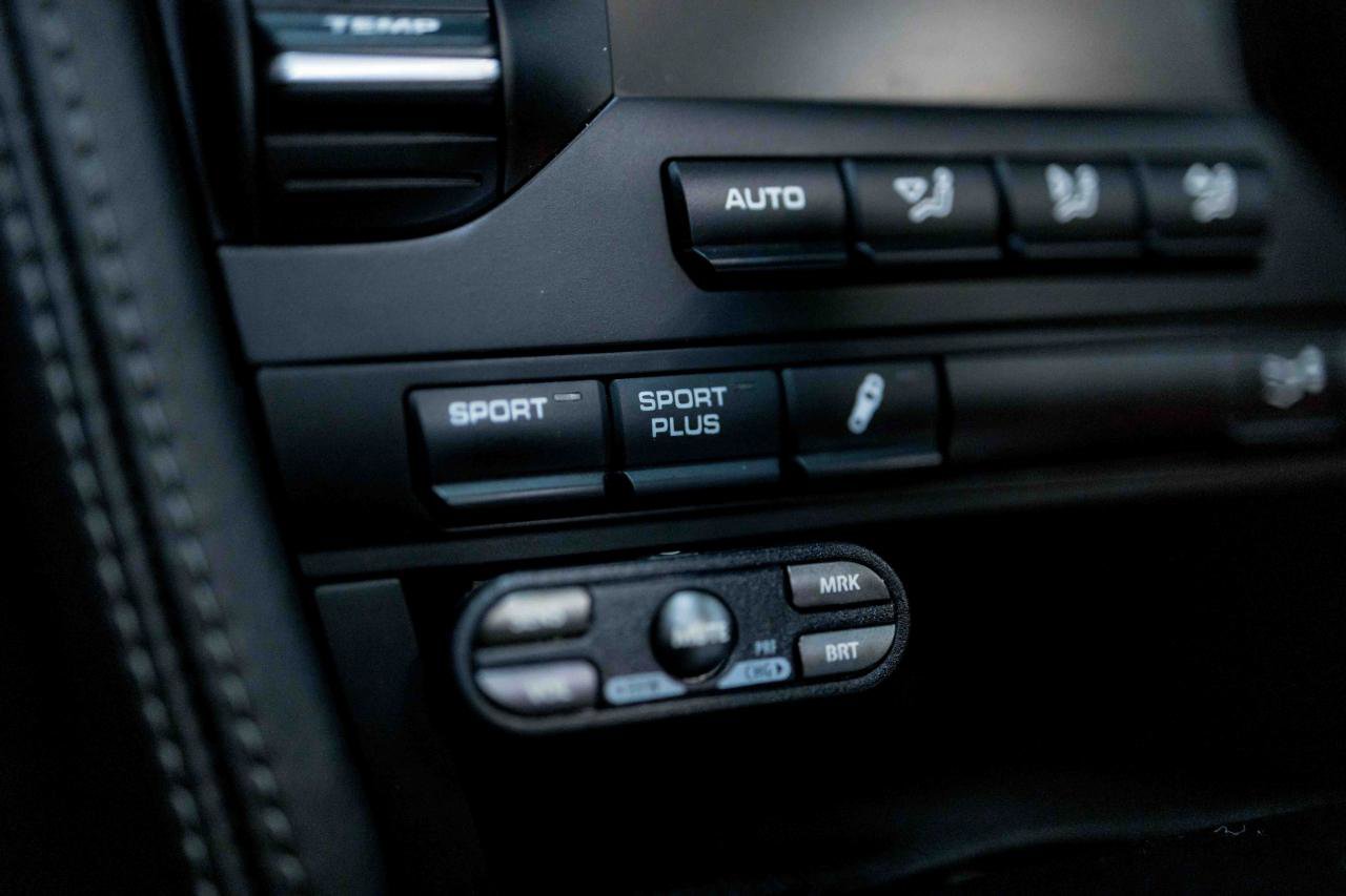 Used 2011 Porsche 911 Turbo S image 67