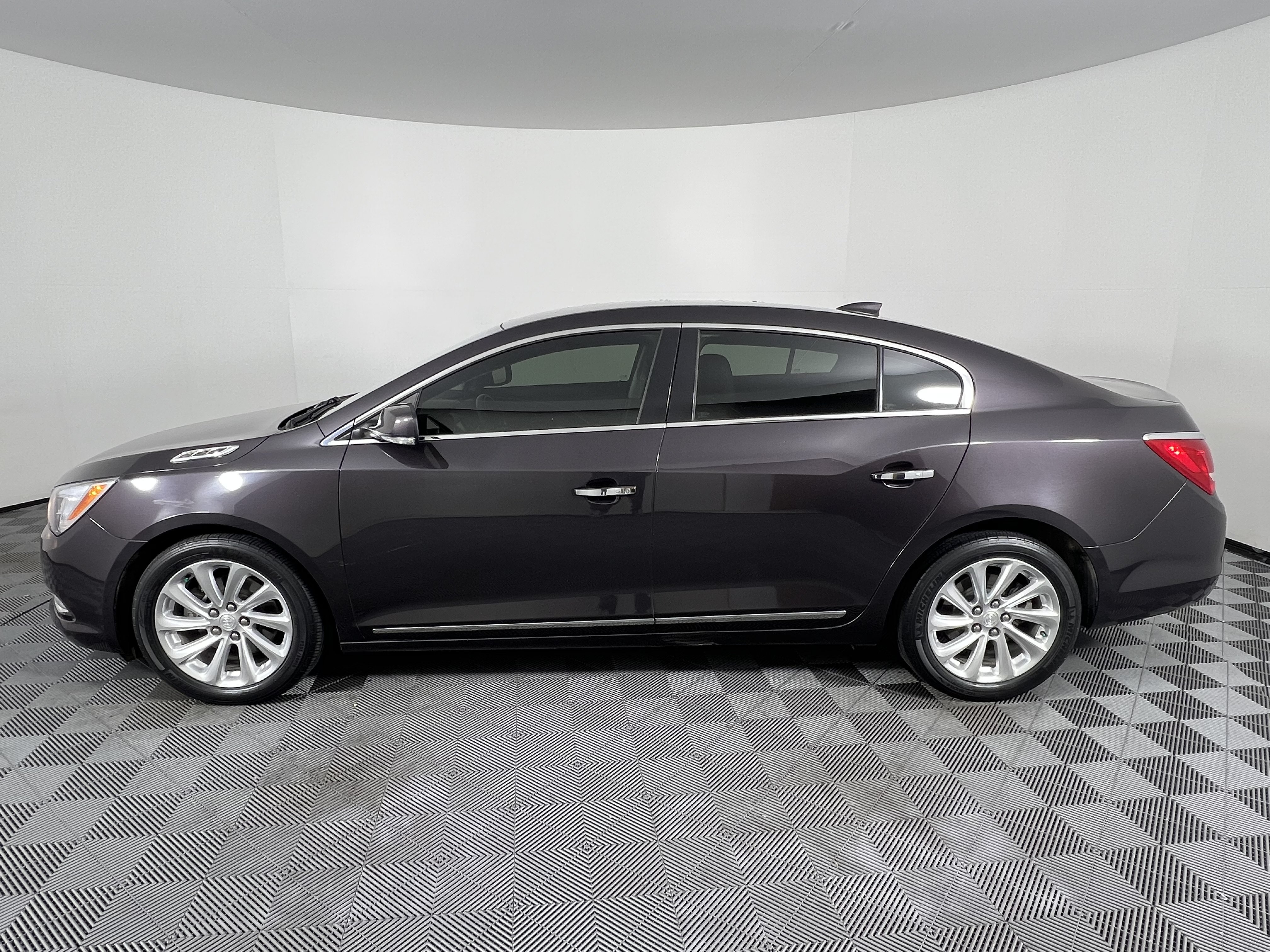 Used 2015 Buick LaCrosse Leather FWD image 9
