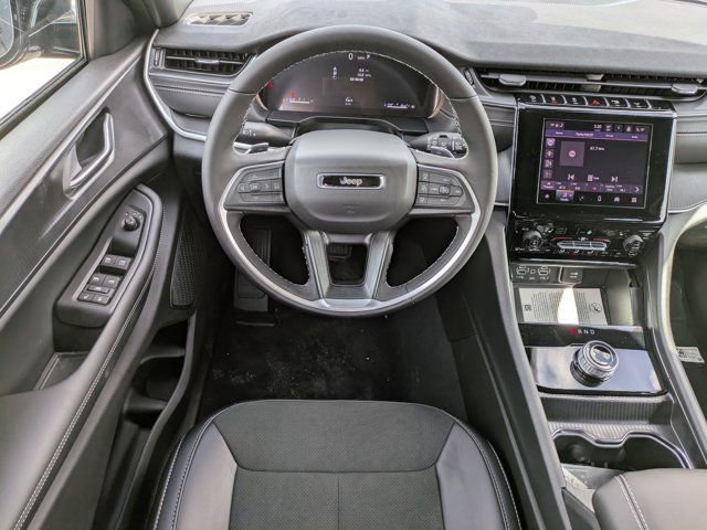 New 2025 Jeep Grand Cherokee L Laredo image 14