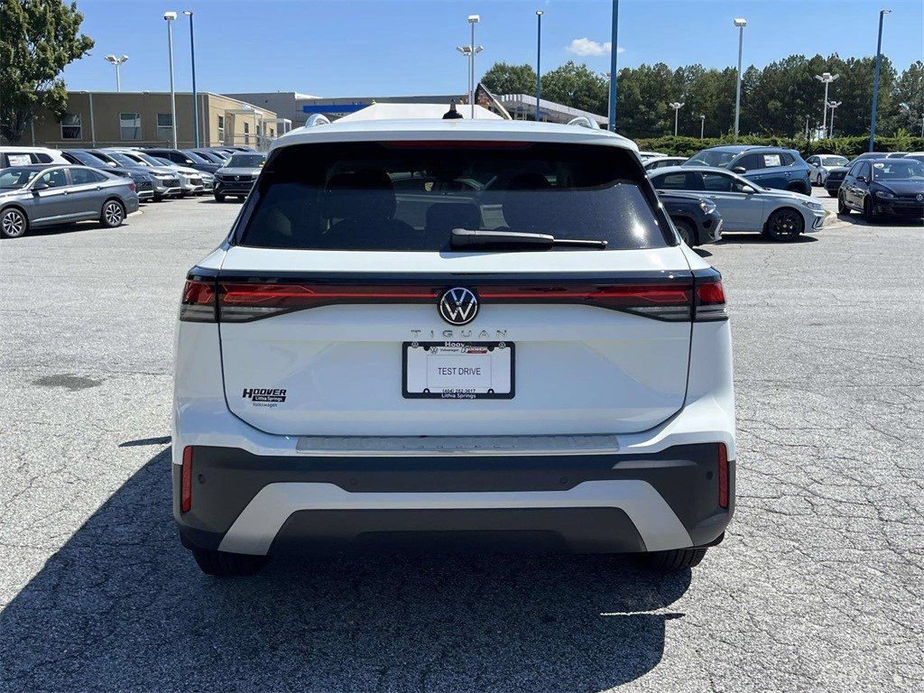 Used 2025 Volkswagen Tiguan S FWD image 5