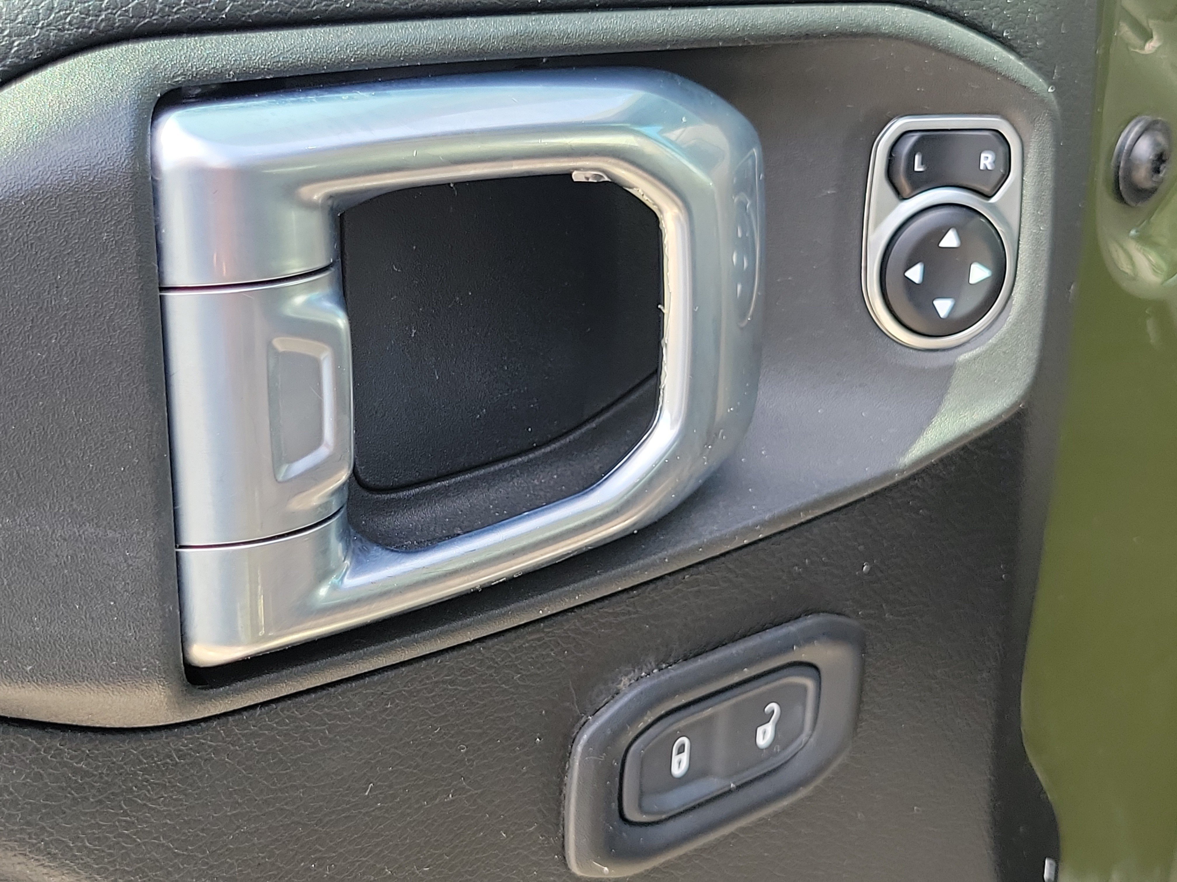 Used 2023 Jeep Wrangler Sport AWD/4WD image 17