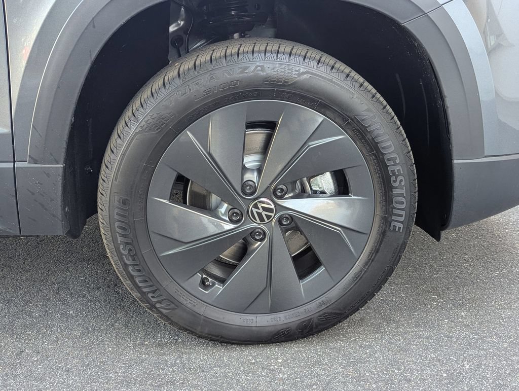 Certified 2025 Volkswagen Taos S FWD image 22