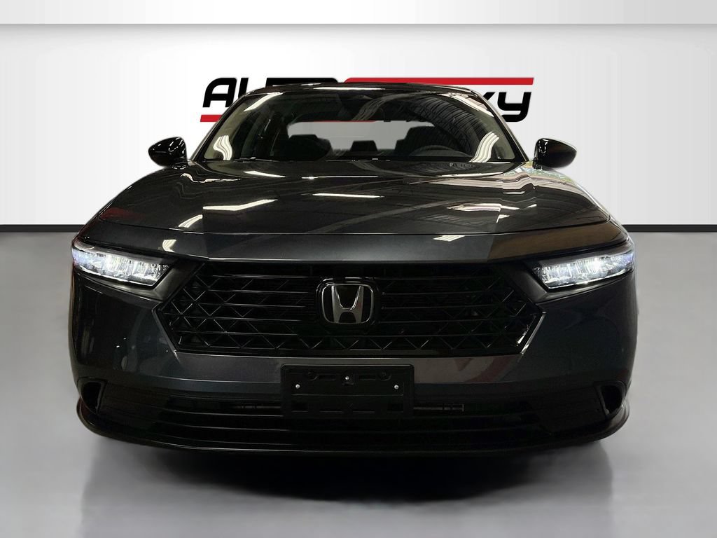 Used 2025 Honda Accord SE image 2