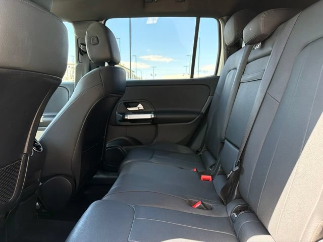 Used 2025 Mercedes-Benz GLB 250 4MATIC image 17