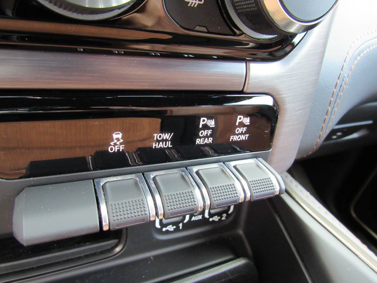 Used 2020 RAM 2500 Limited AWD/4WD image 35
