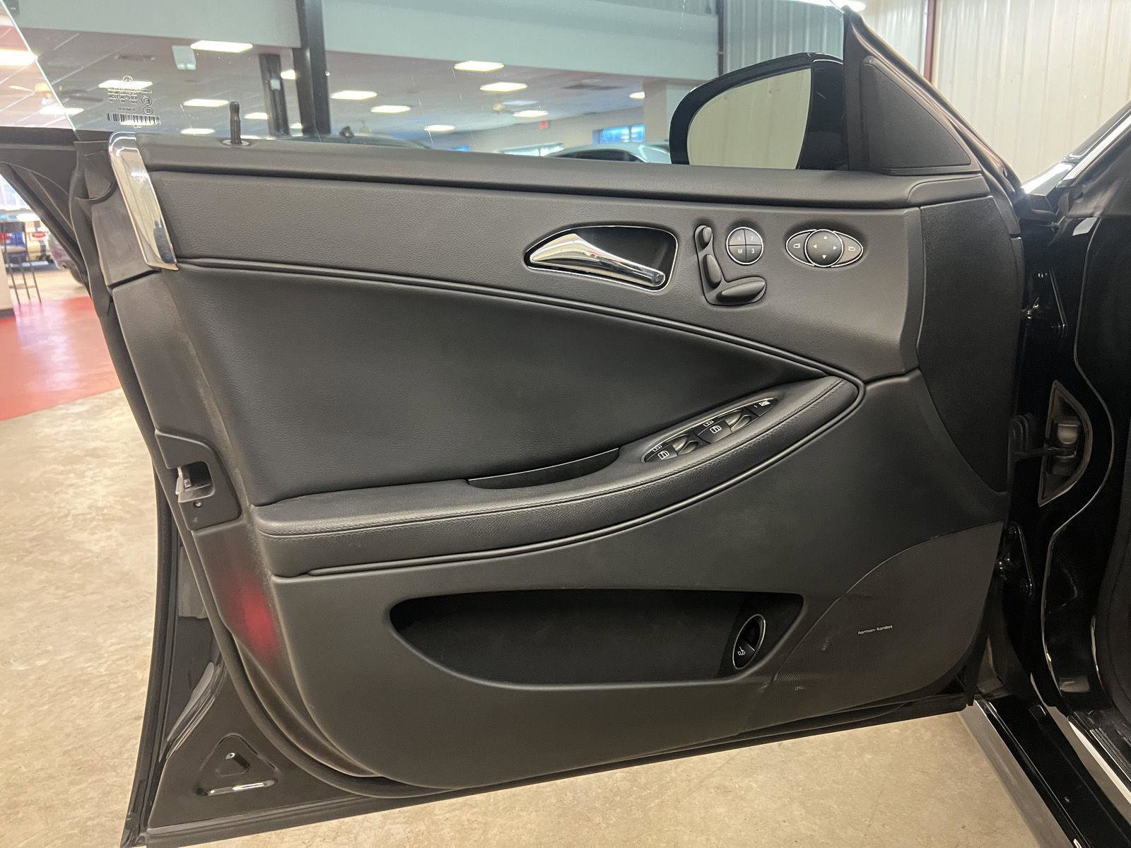 Used 2011 Mercedes-Benz CLS 550 image 15