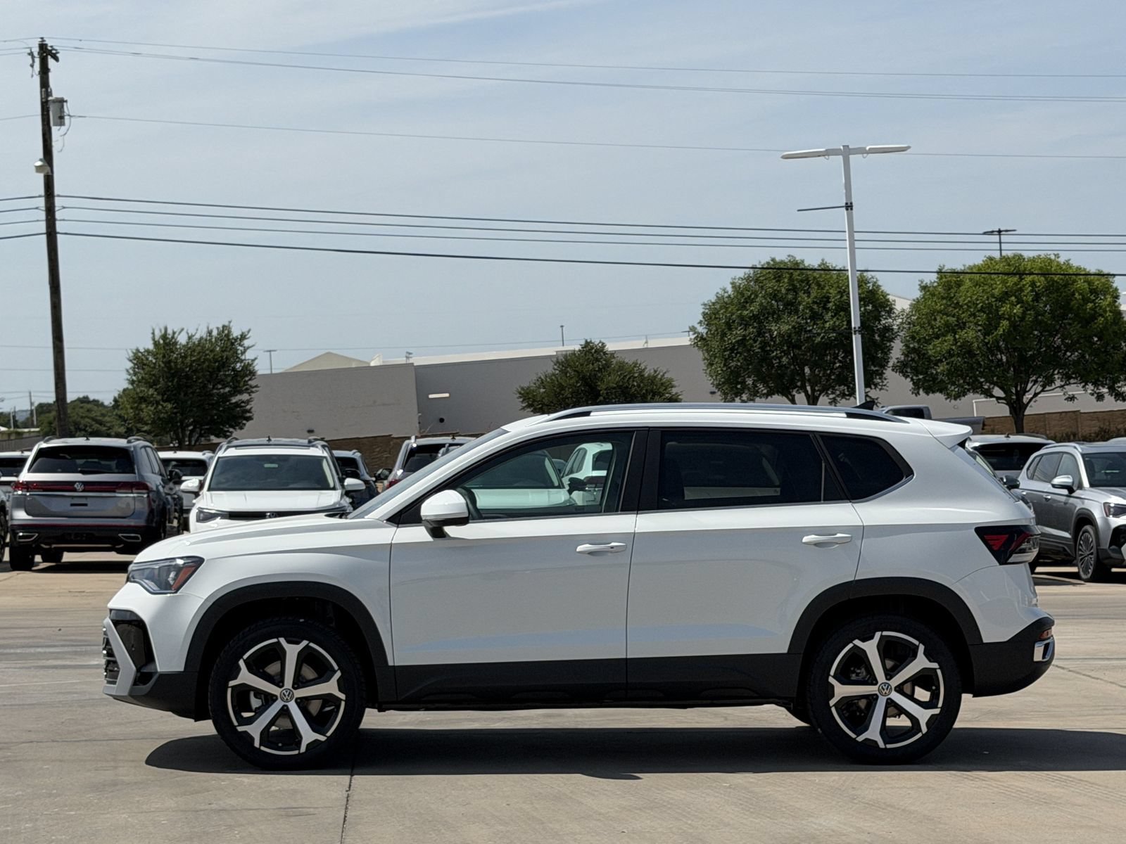 New 2026 Volkswagen Taos SEL AWD/4WD image 7