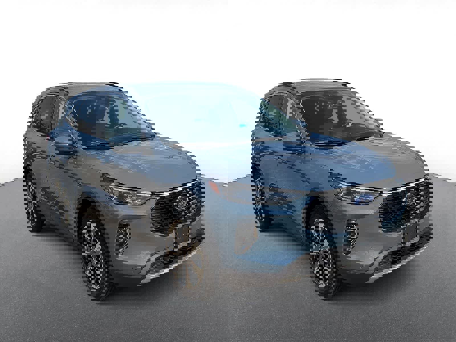 Used 2023 Ford Escape Platinum image 2