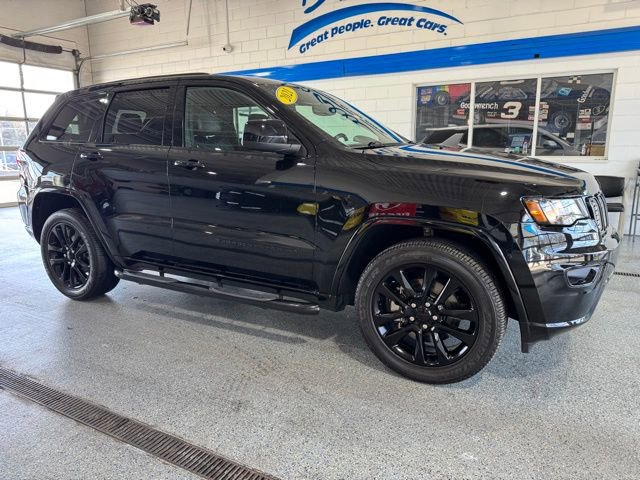 Used 2021 Jeep Grand Cherokee Laredo X image 12