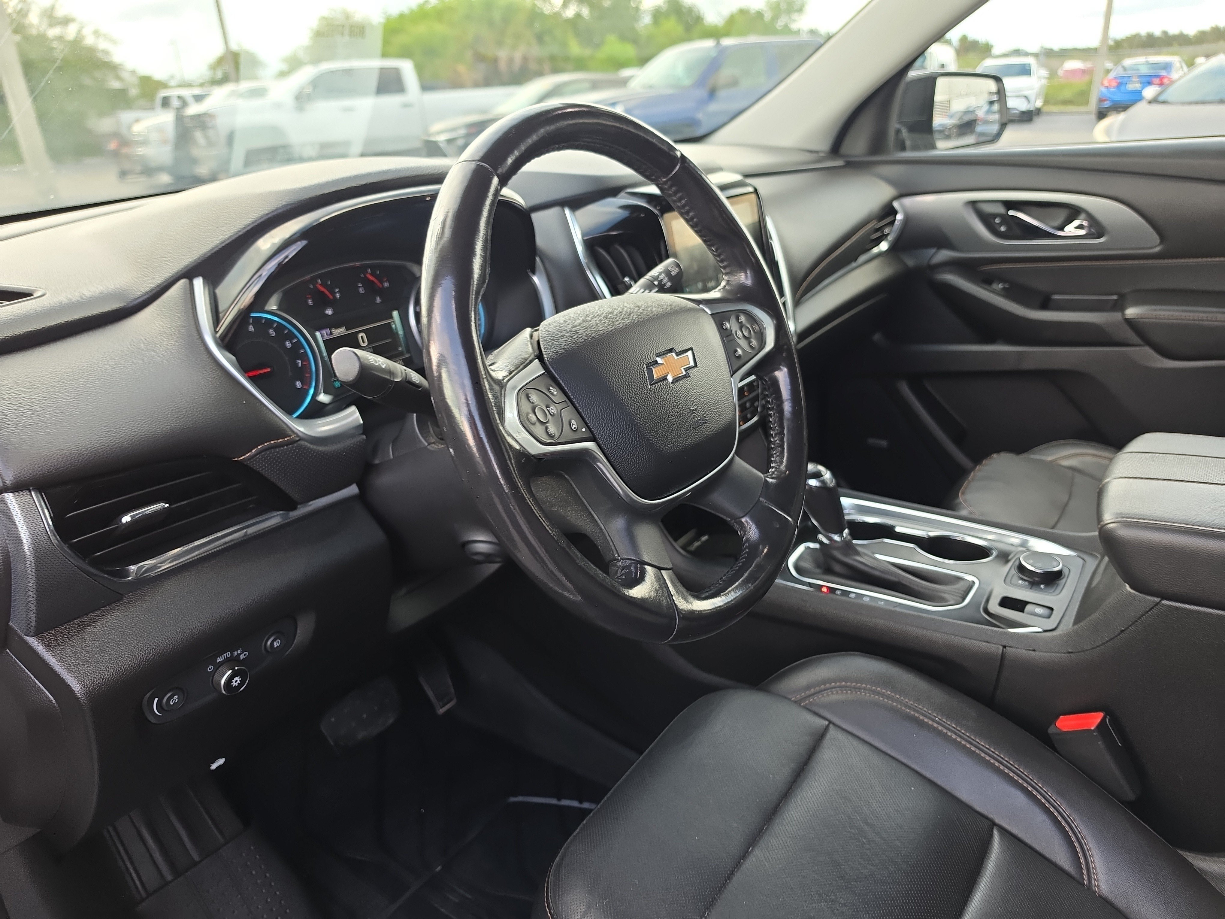 Used 2019 Chevrolet Traverse Premier w/ Redline Edition AWD/4WD image 16