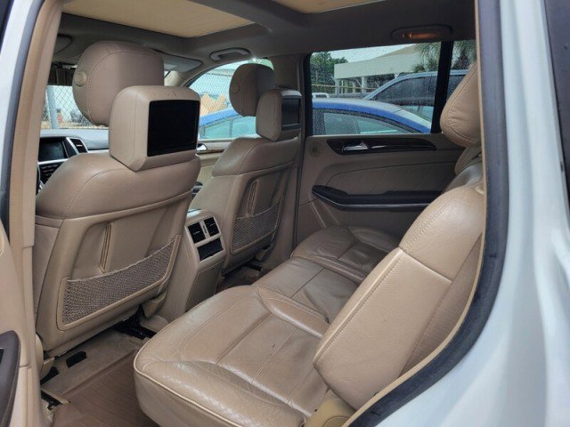Used 2014 Mercedes-Benz GL 350 BlueTEC 4MATIC image 6