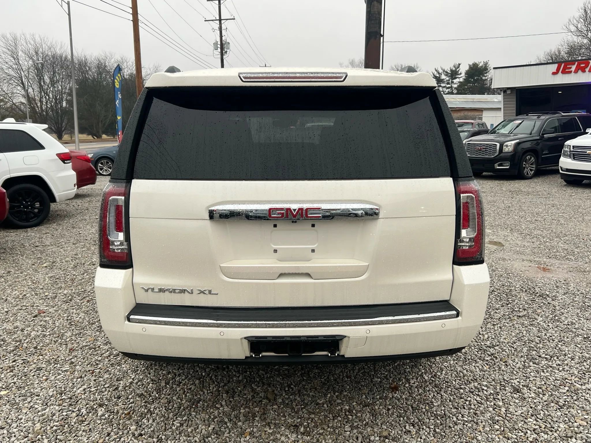 Used 2015 GMC Yukon XL Denali w/ Touring Package image 7