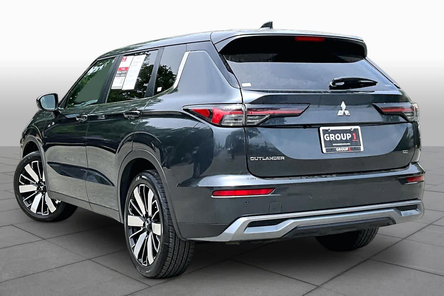 Used 2025 Mitsubishi Outlander SE AWD/4WD image 12