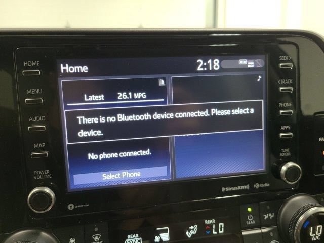 Used 2022 Toyota Highlander XLE FWD image 33