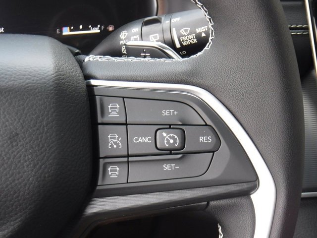 New 2025 Jeep Grand Cherokee Altitude image 29