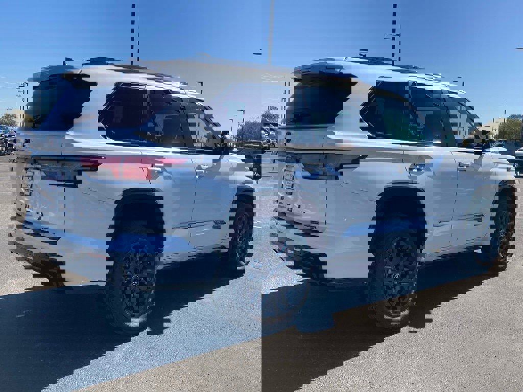 New 2026 Toyota Sequoia Platinum image 5