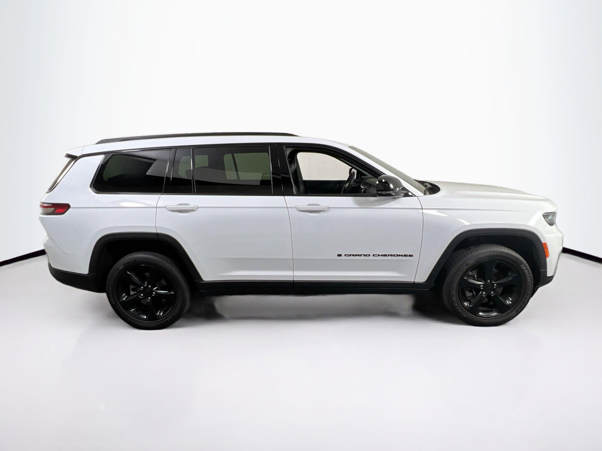 Used 2023 Jeep Grand Cherokee L Laredo AWD/4WD image 4
