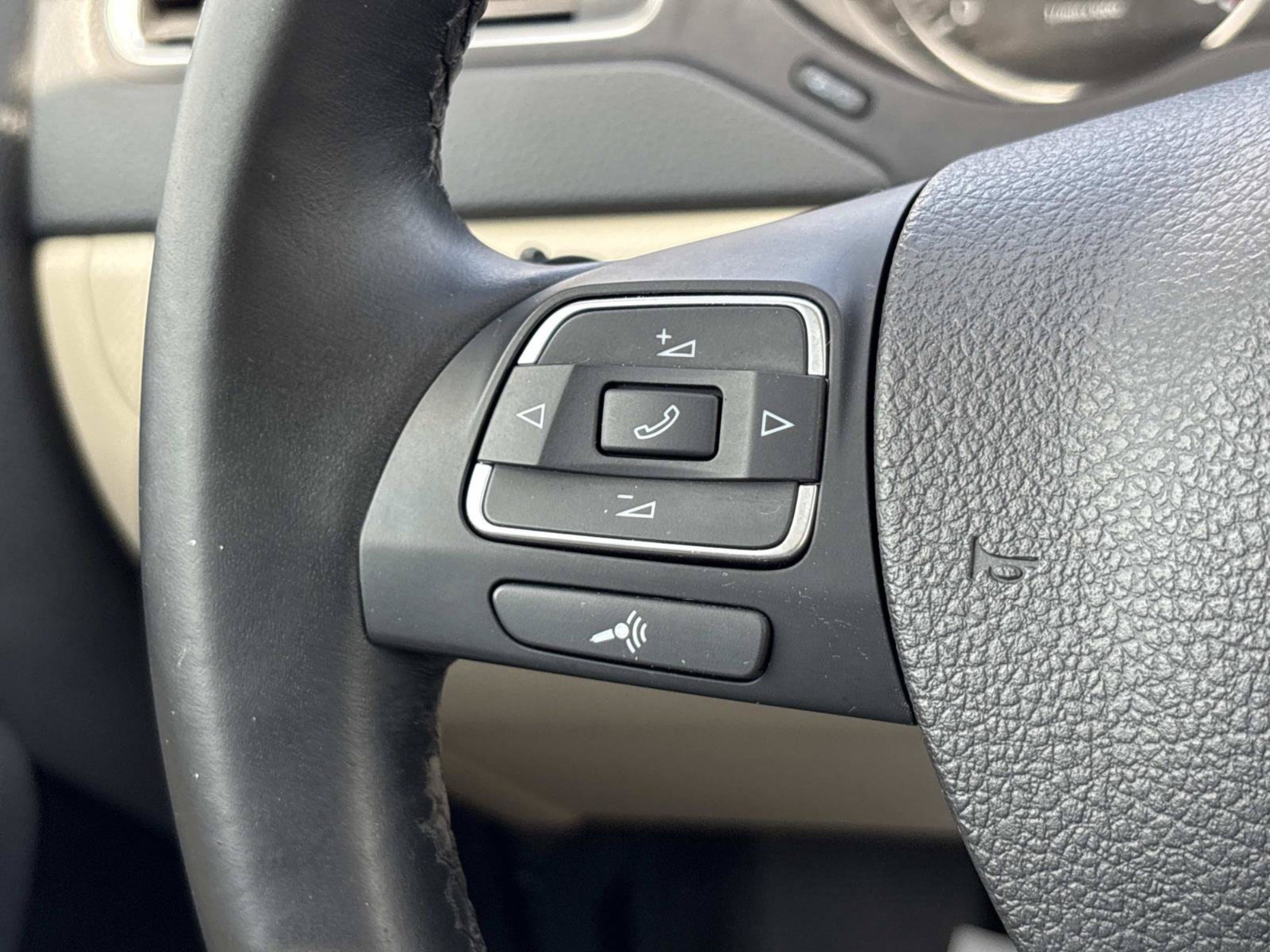Used 2012 Volkswagen Jetta SE FWD image 23