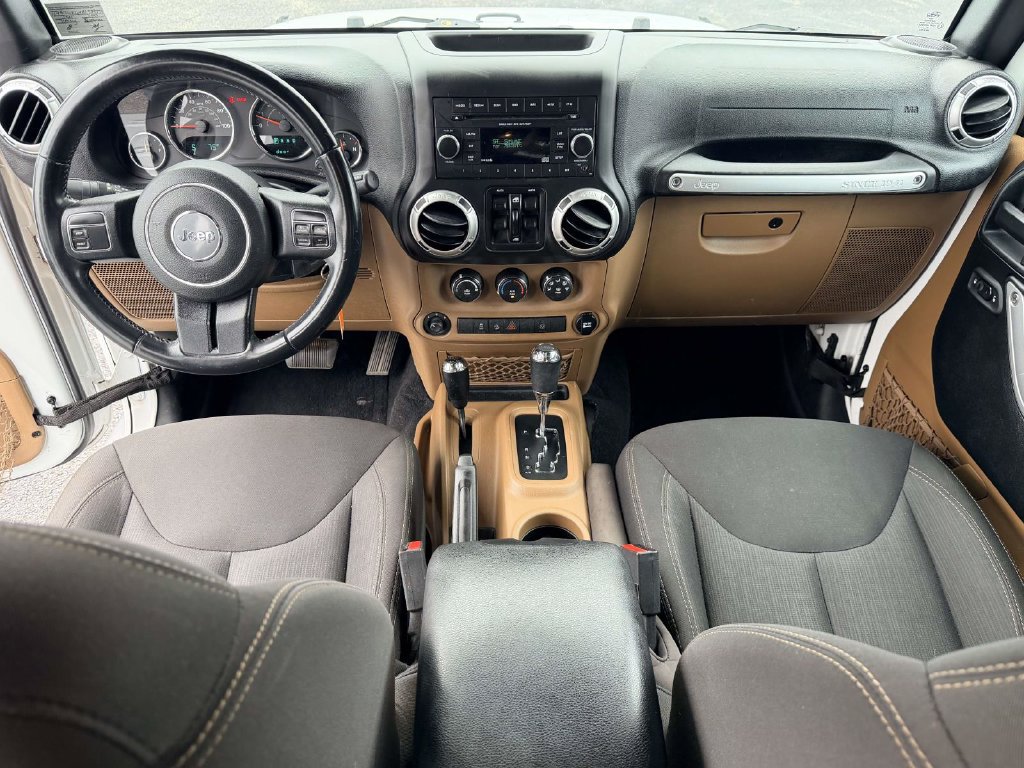 Used 2017 Jeep Wrangler Unlimited Sahara AWD/4WD image 16