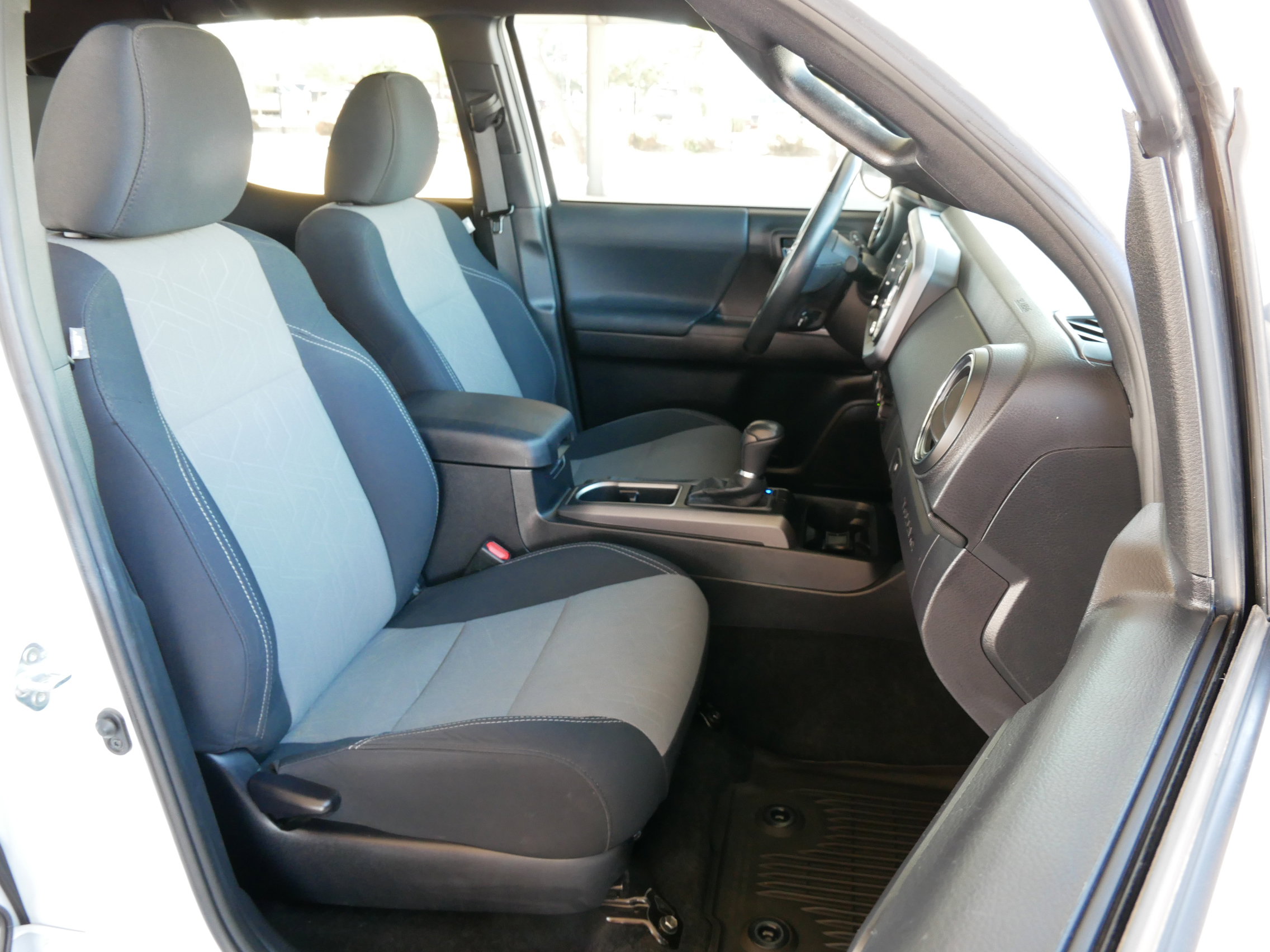 Used 2021 Toyota Tacoma TRD Off-Road w/ Technology Package image 8