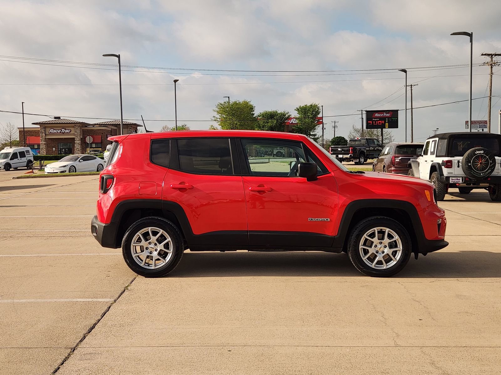 Used 2023 Jeep Renegade Latitude image 7