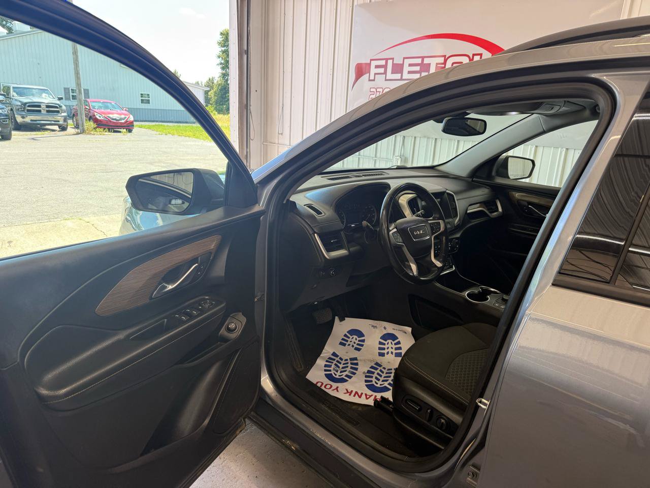 Used 2018 GMC Terrain SLE w/ Driver Convenience Package AWD/4WD image 6