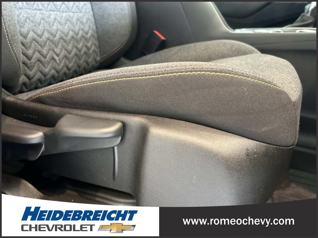 Used 2024 Chevrolet Equinox LT w/ LPO, Floor Liner Package FWD image 35