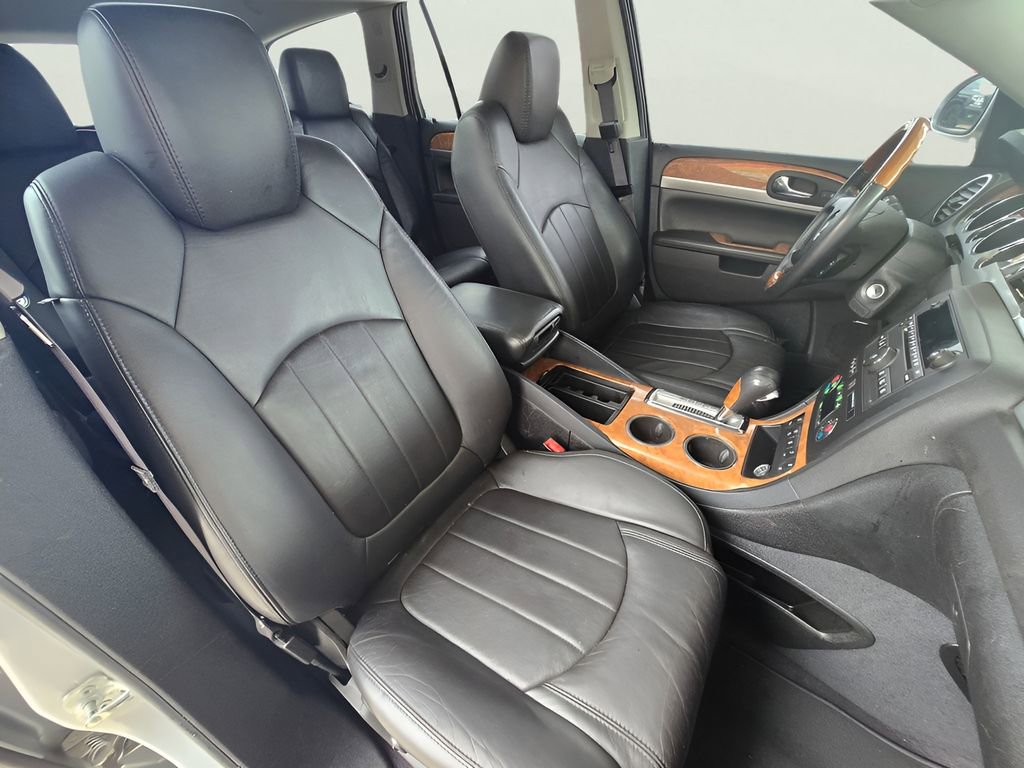 Used 2011 Buick Enclave CXL image 32