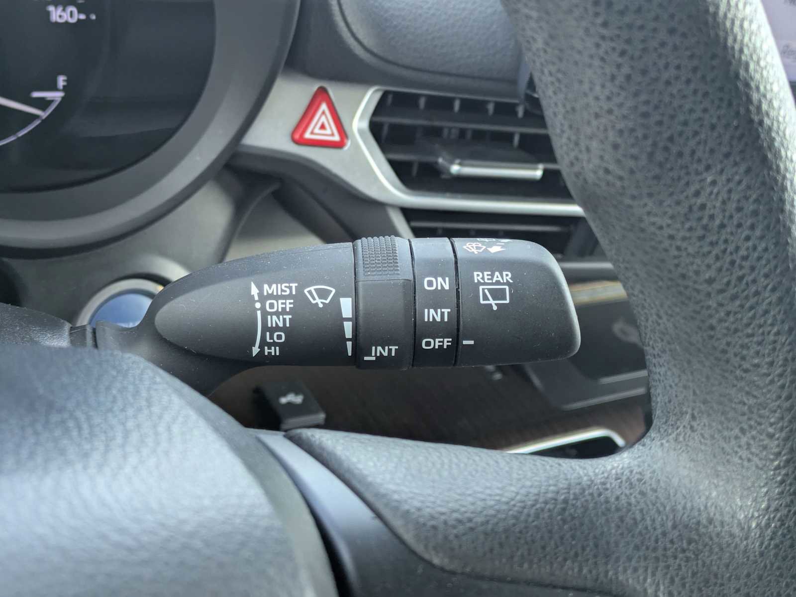 Used 2024 Toyota Sienna LE w/ LE Plus Package FWD image 26