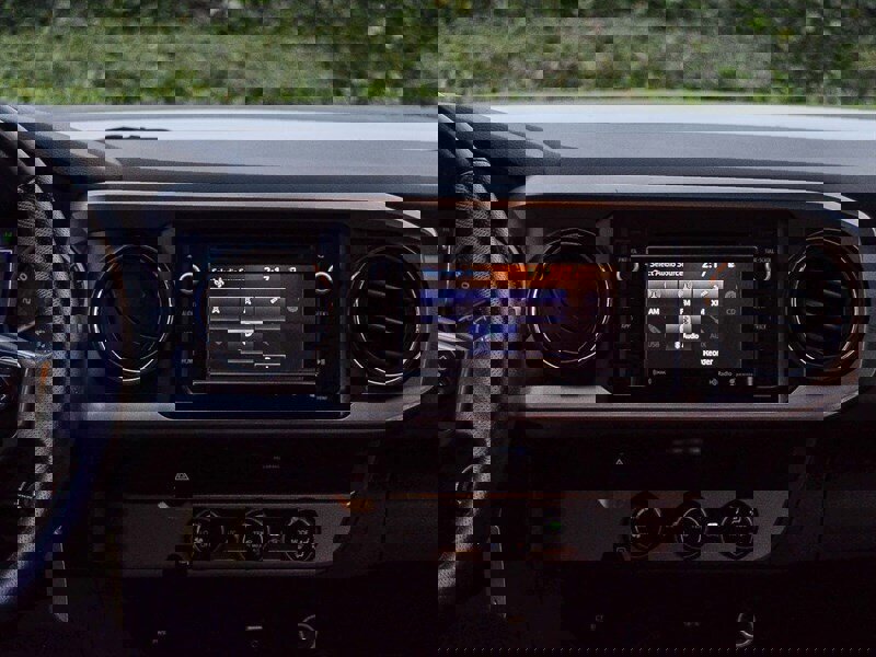 Used 2018 Toyota Tacoma SR5 image 17