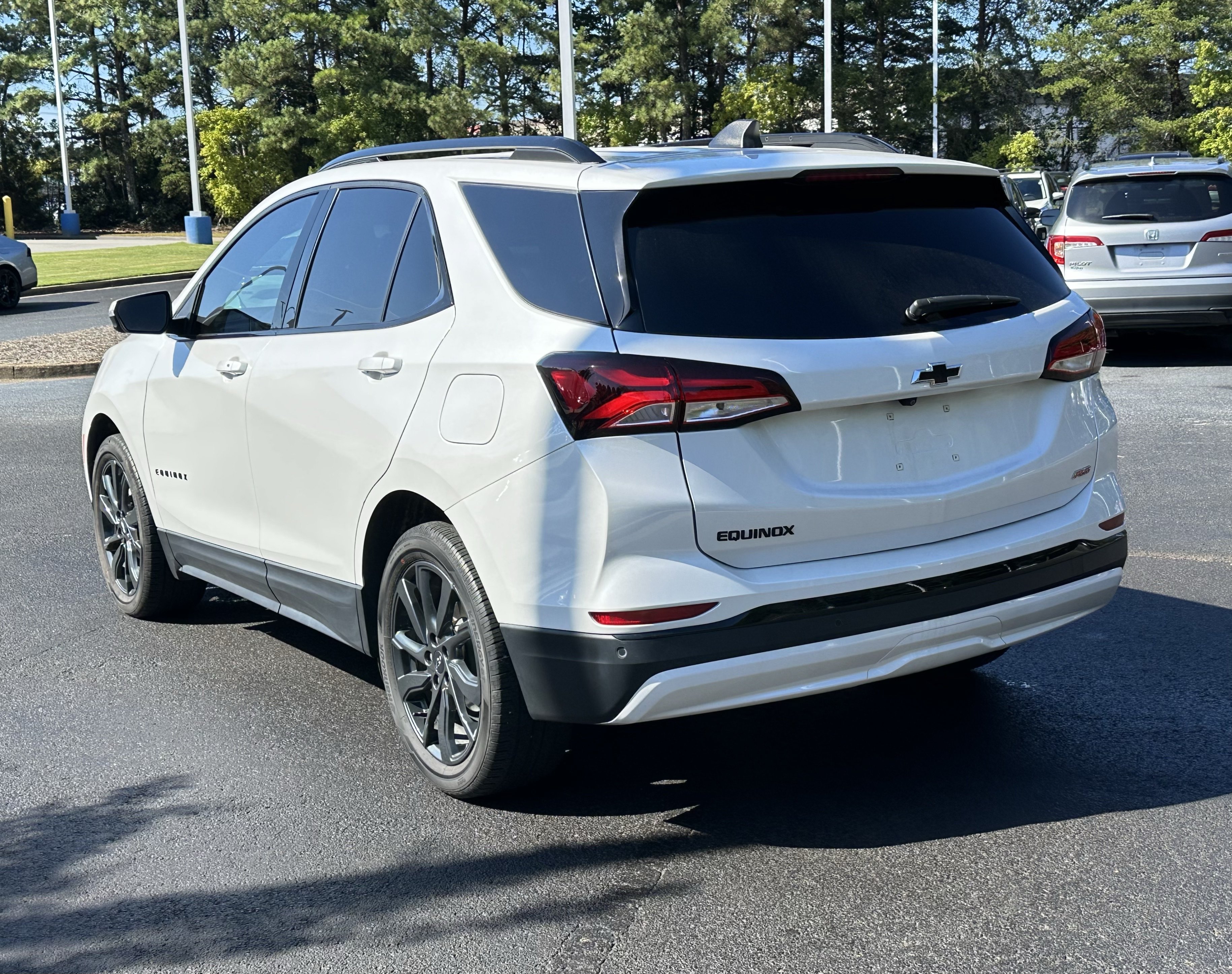 Used 2024 Chevrolet Equinox RS FWD image 9